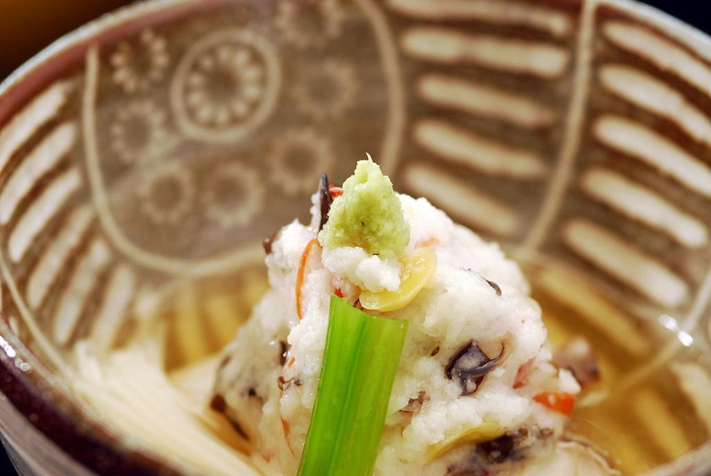 하코네 도키노시주쿠 외부 사진 A close-up of a scallion on a dumpling
